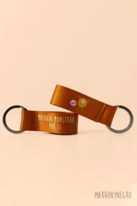 Producto: Llavero Mataría Monstruos por ti - Marronynegro