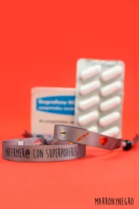 Producto: Pulsera Enfermer@ con superpoderes - Marronynegro