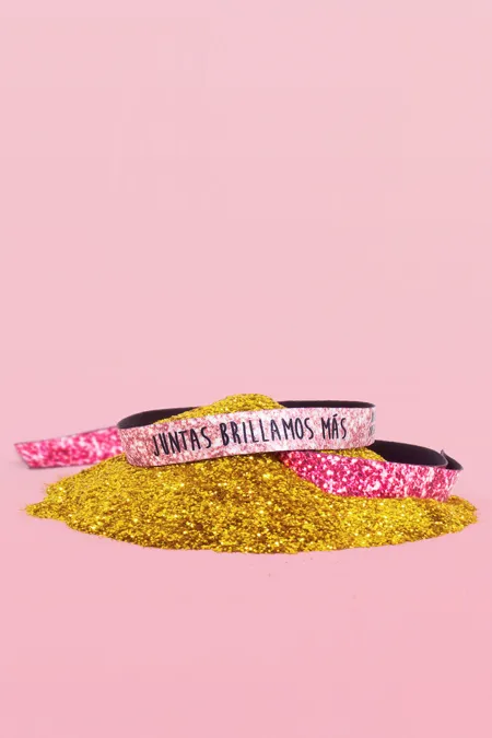 Producto: Pulsera Juntas brillamos más - Marronynegro