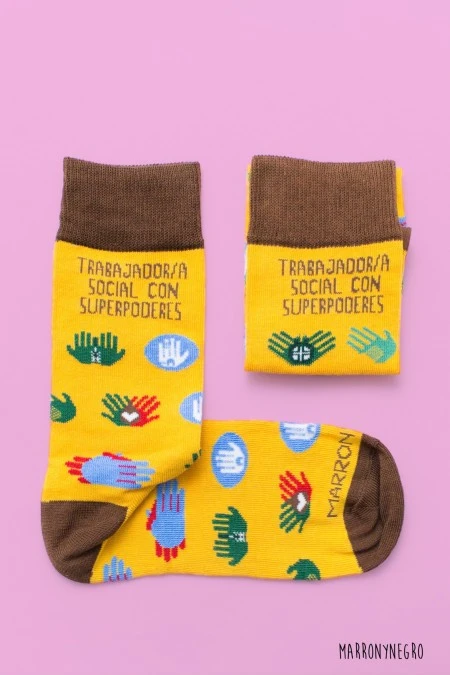 Producto: Calcetines Trabajador/a Social con superpoderes - Marronynegro