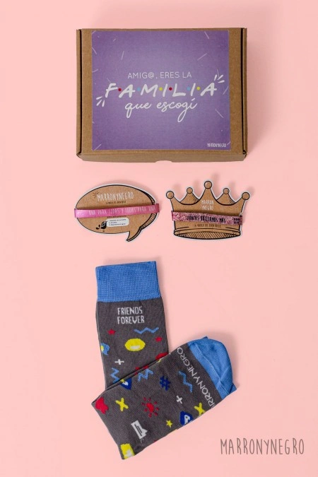 Producto: Pack Eres la familia que escogí «Friends forever» - Marronynegro