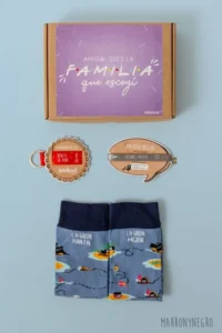 Producto: Pack Eres la familia que escogí «La vida Pirata, La vida mejor» - Marronynegro