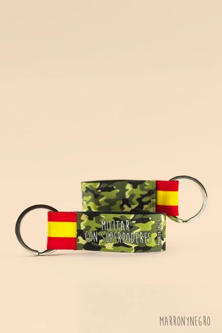 Producto: Llavero Militar con superpoderes - Marronynegro