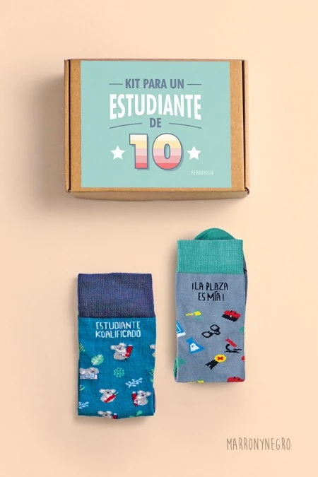 Producto: Pack 2 calcetines Estudiante Koalificado + La Plaza es Mía - Marronynegro