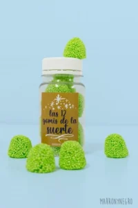 Producto: Pildorero Las 12 gomis de la suerte - Marronynegro
