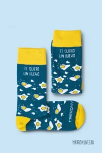 Producto: Calcetines «Te quiero un huevo» - Marronynegro