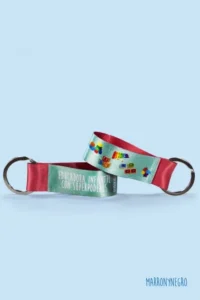 Producto: Llavero Educadora Infantil con superpoderes - Marronynegro