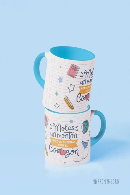 Producto: Taza Molas un montón porque enseñas con el corazón - Marronynegro