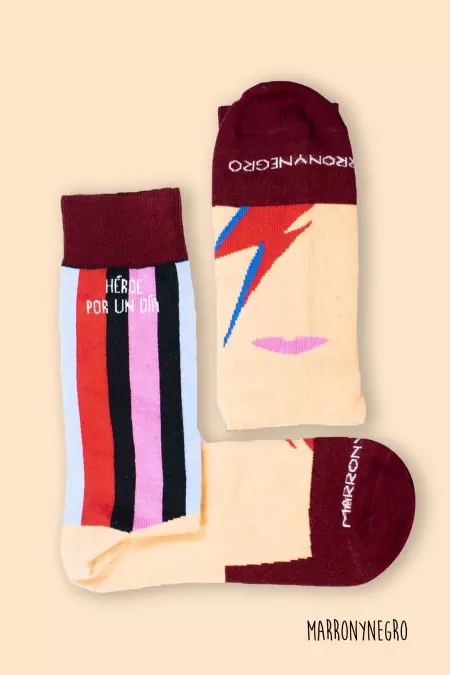 Producto: Calcetines David Bowie – «Héroe por un día» - Marronynegro