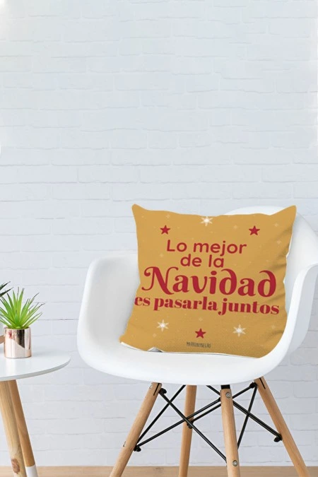 Producto: Cojín Reversible con relleno «Lo mejor de la Navidad es pasarla juntos» - Marronynegro