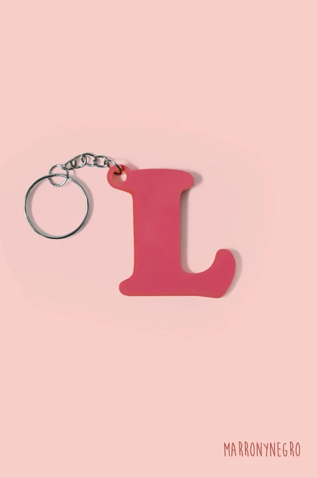 Producto: Llavero Inicial L - Marronynegro
