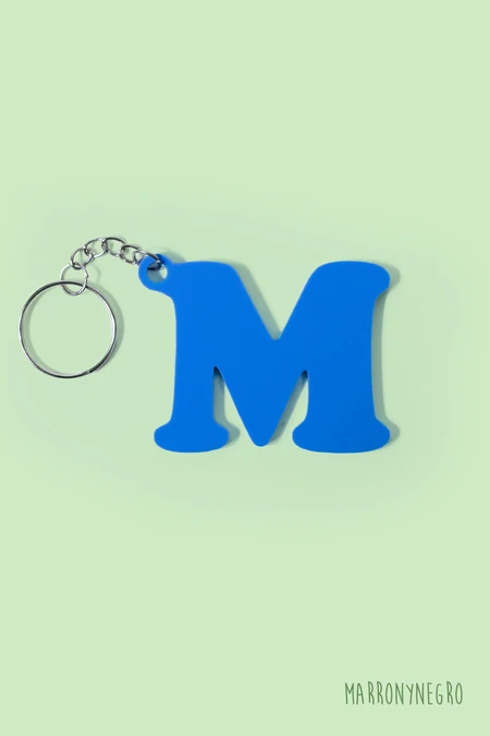 Producto: Llavero Inicial M - Marronynegro