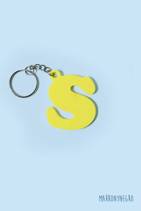 Producto: Llavero Inicial S - Marronynegro