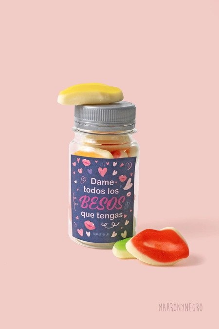 Producto: Pildorero Dame todos los besos que tengas - Marronynegro