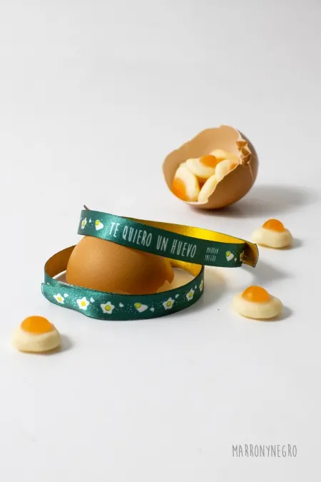 Producto: Pulsera Te quiero un huevo - Marronynegro