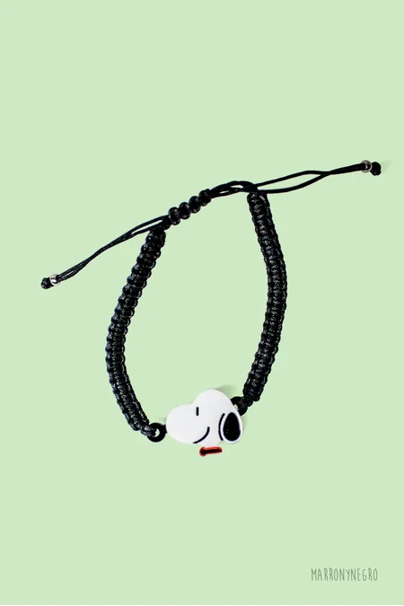 Producto: Pulsera Charm Snoopy - Marronynegro