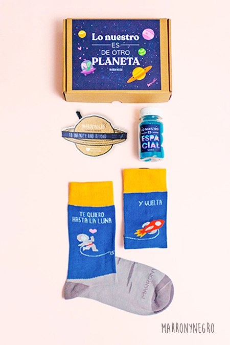 Producto: Pack Lo nuestro es de otro planeta - Marronynegro