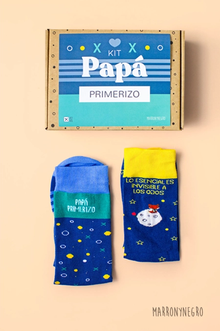 Producto: Pack 2 calcetines Papá Primerizo + Lo Esencial Es Invisible A Los Ojos - Marronynegro