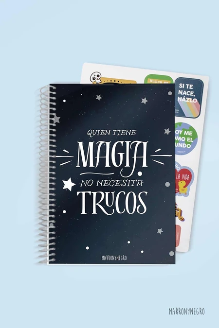 Producto: Cuaderno «QUIEN TIENE MAGIA NO NECESITA TRUCOS» - Marronynegro