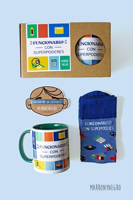 Producto: Pack taza Funcionario con superpoderes - Marronynegro