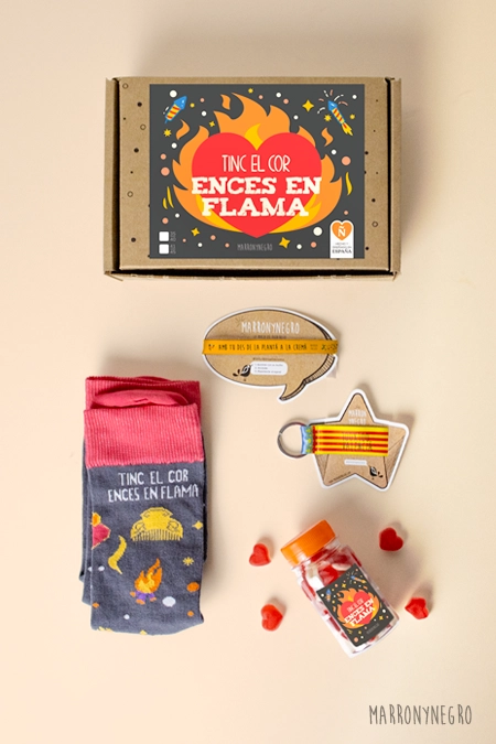 Producto: Pack Fallas “Tinc el cor ences en flama” - Marronynegro