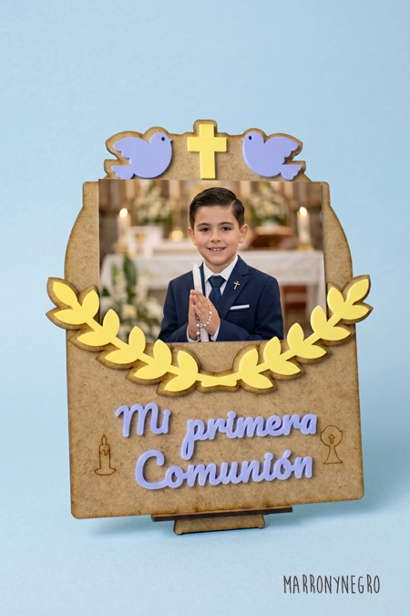 Producto: Portafotos Comunión Niño - Marronynegro