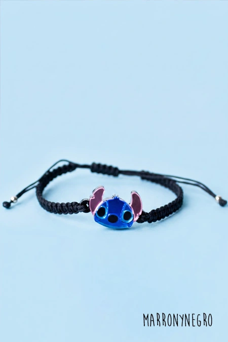 Producto: Pulsera Charm Stitch - Marronynegro