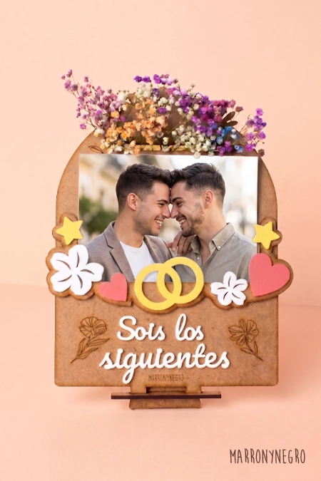 Producto: Portafotos Sois los Siguientes Con Flores - Marronynegro